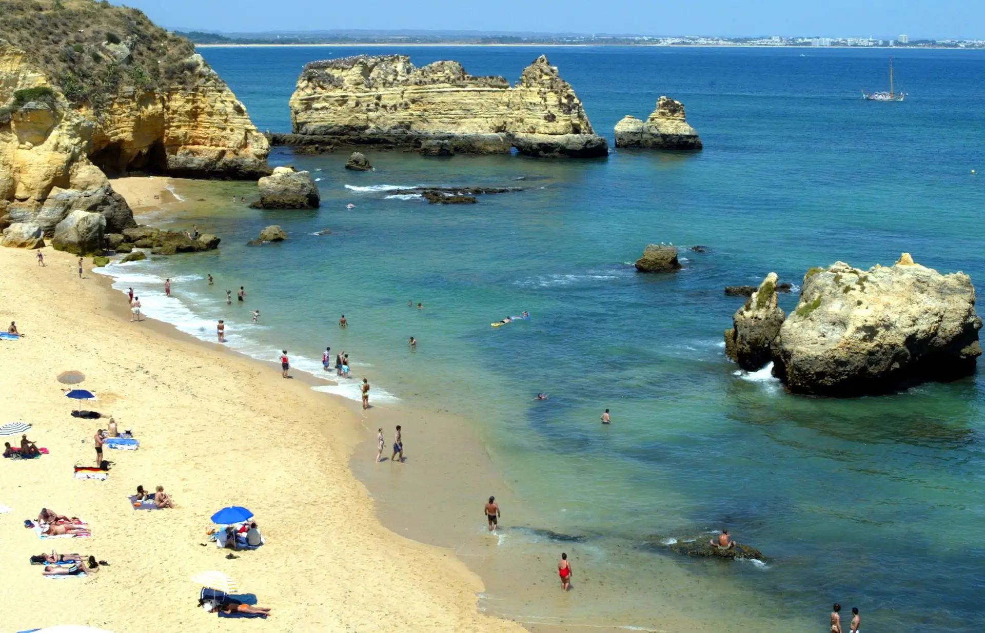 Já é conhecida a lotação de todas as praias de Portugal Continental