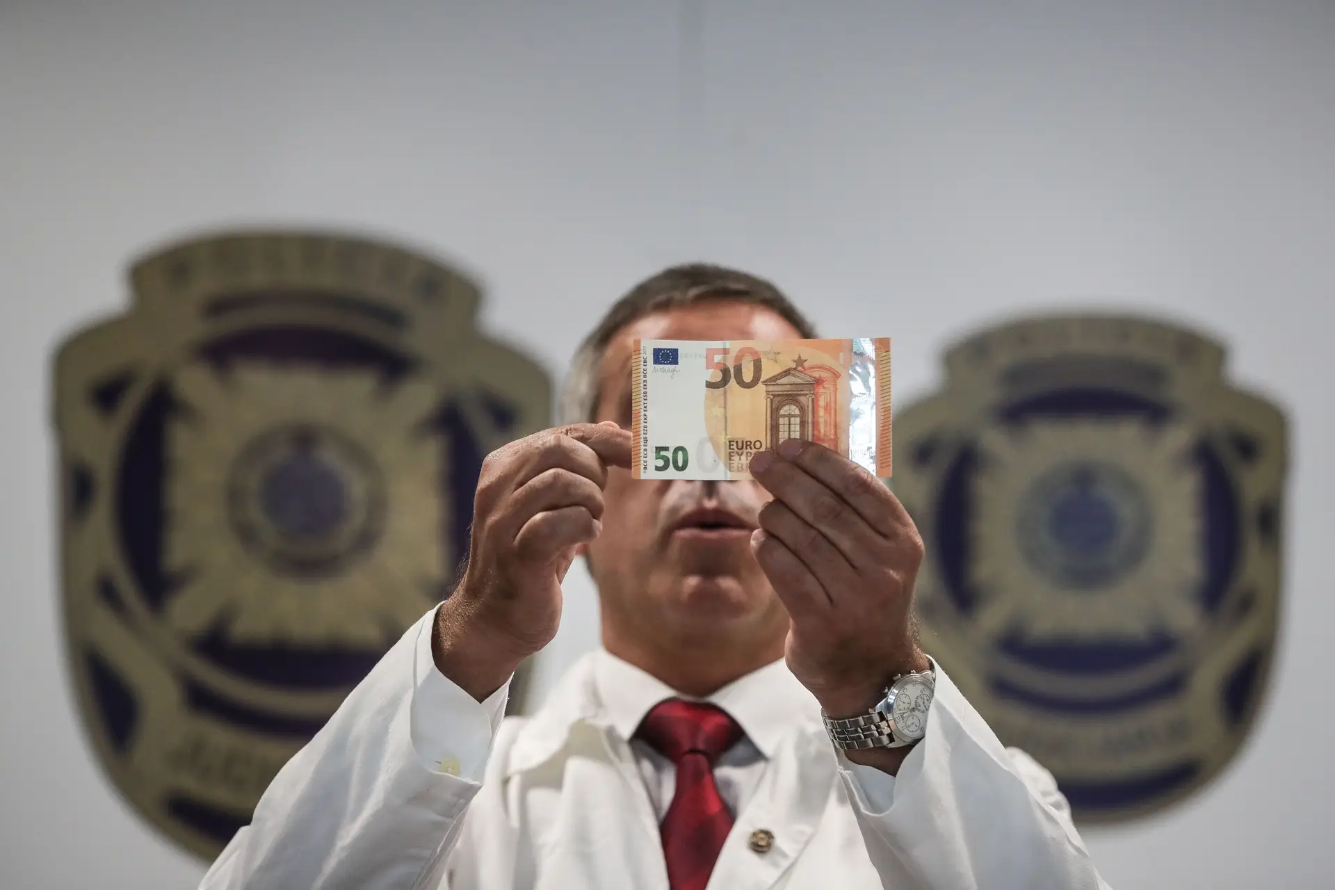 Mais de um milhão de euros em notas falsas apreendidas em Portugal