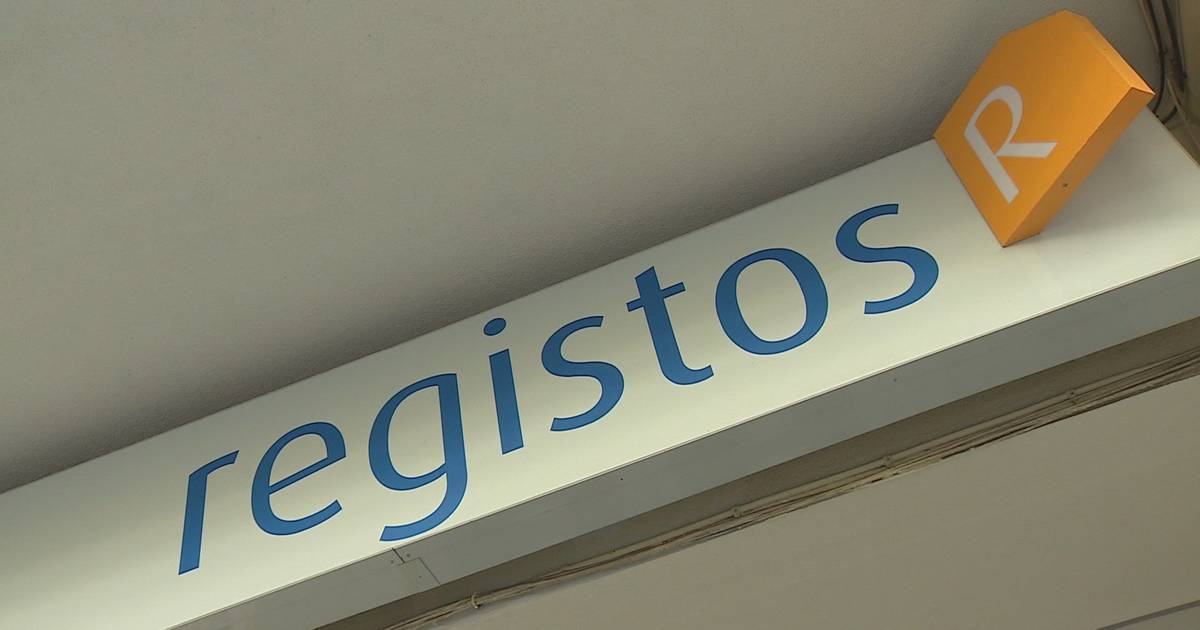Trabalhadores dos serviços dos registos e notariado iniciam 