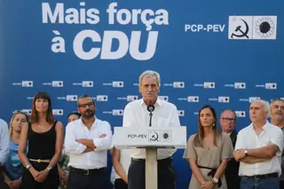 Jerónimo de Sousa critica apelo de Mário Centeno à maioria absoluta