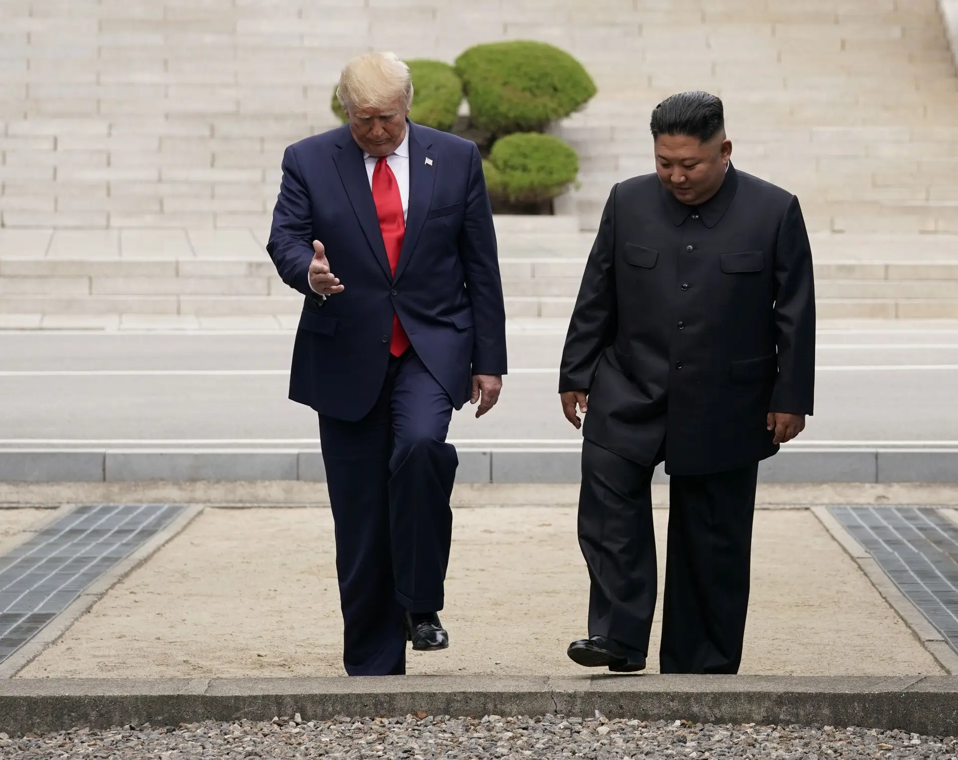 Kim Jong-un escreve carta a Trump com convite para reunião em Pyongyang