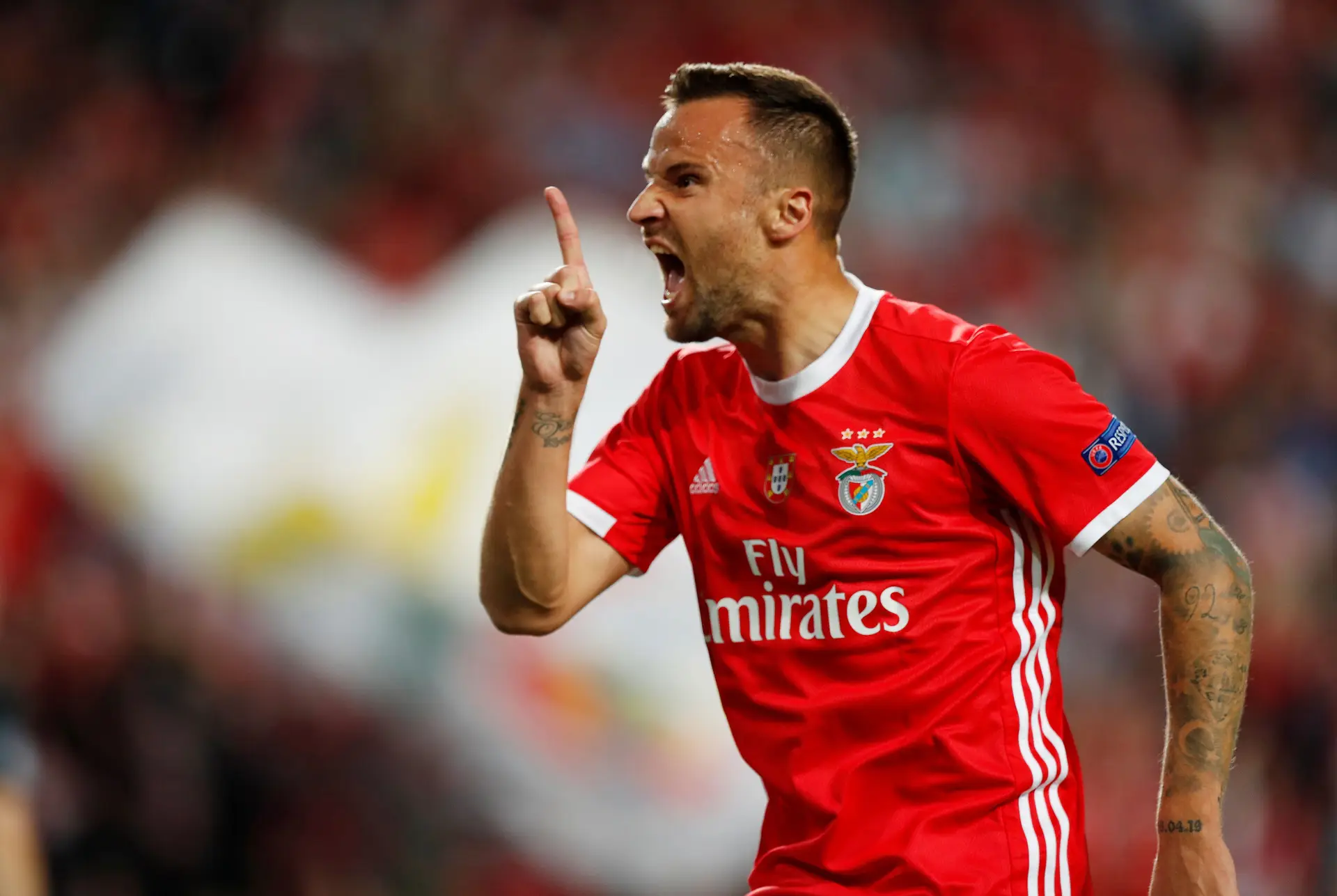 Seferovic deve falhar jogo com o Vizela devido a lesão muscular