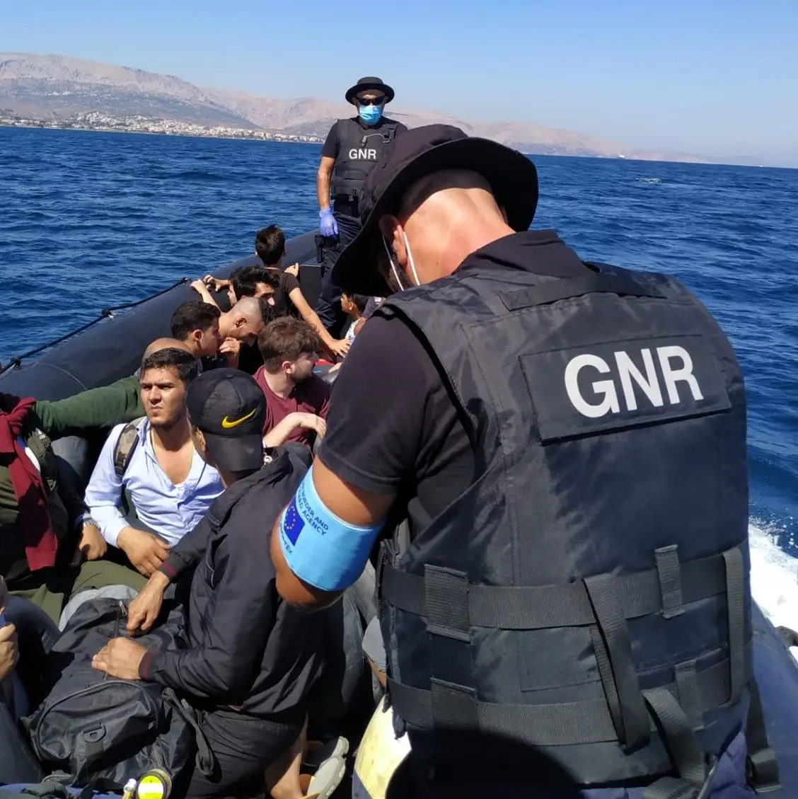 GNR resgata 19 migrantes na ilha grega de Chios