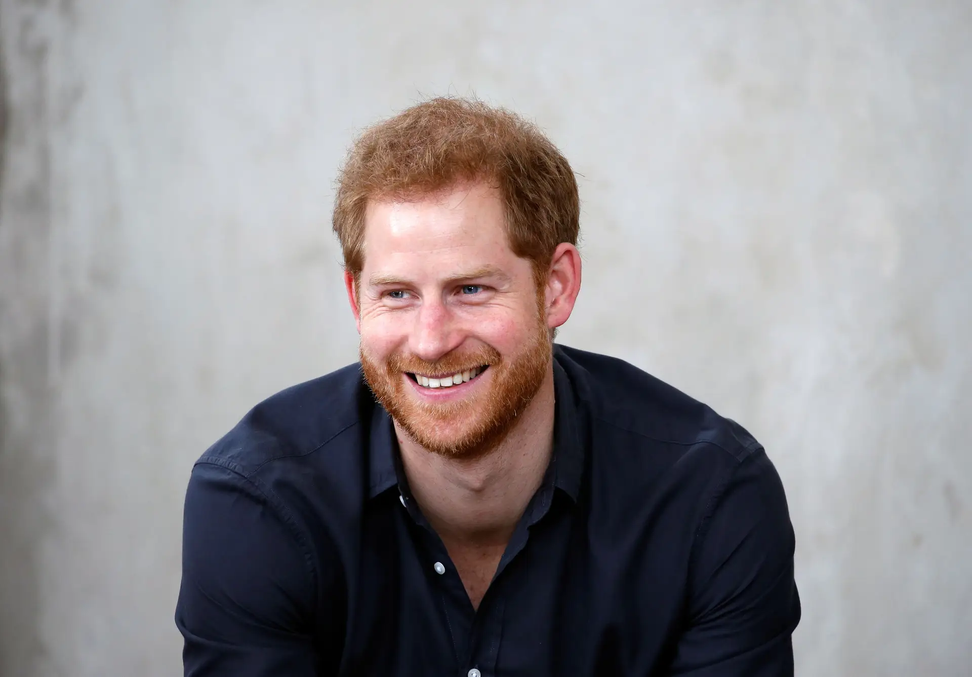 Príncipe Harry segue os passos da mãe numa visita a Angola