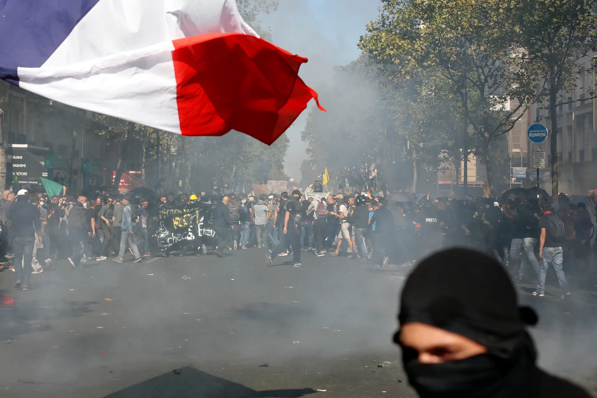 Incidentes e detenções em Paris à margem de manifestações
