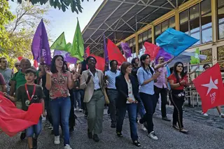 Feijoada, arruada e orgulho na "geringonça" - Um dia na campanha do BE 