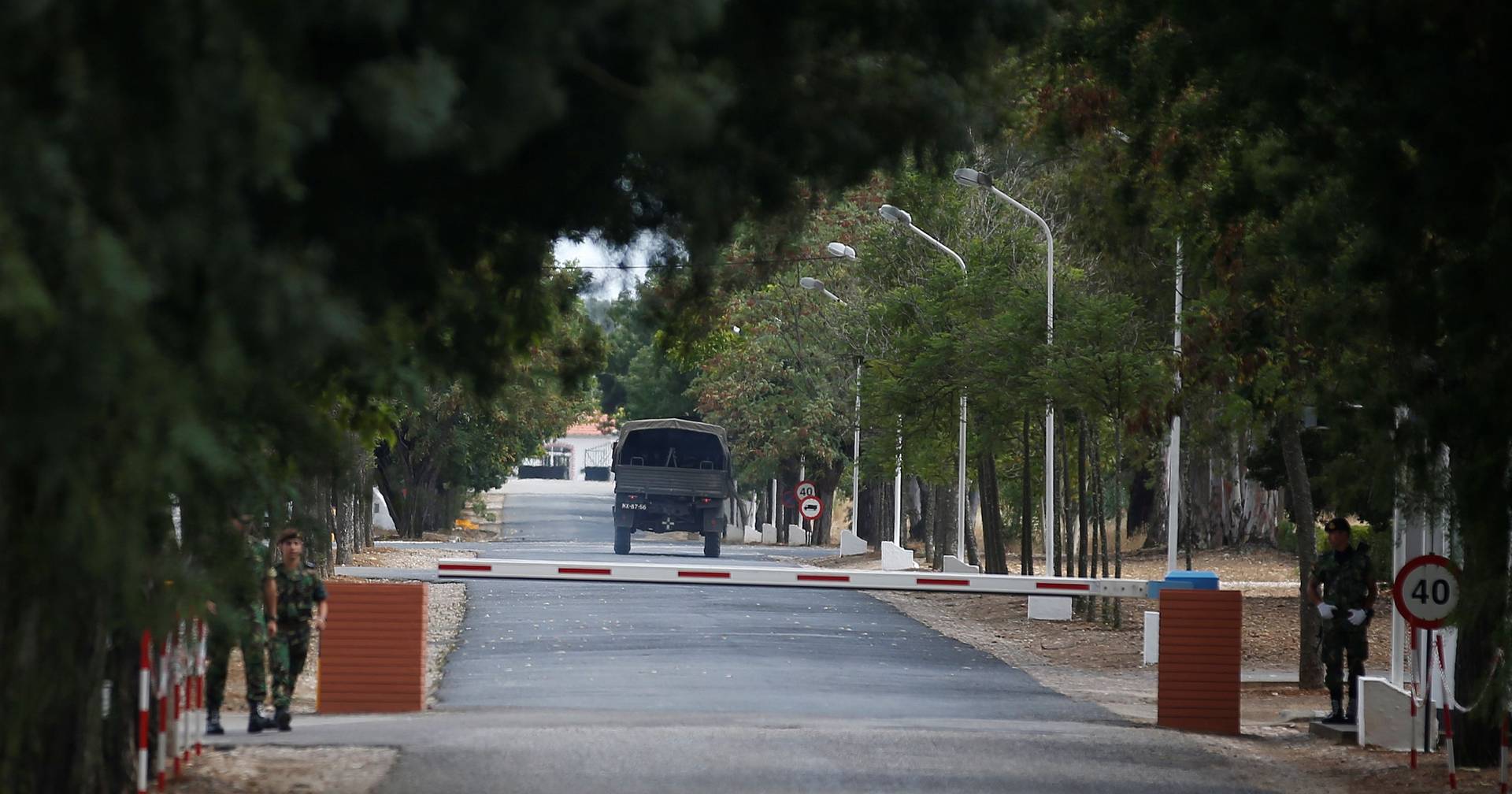 Caso Tancos: Relação de Évora anula crime de terrorismo e reduz pena a ...