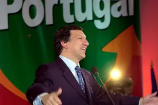 2002: O regresso da coligação de Direita ao poder