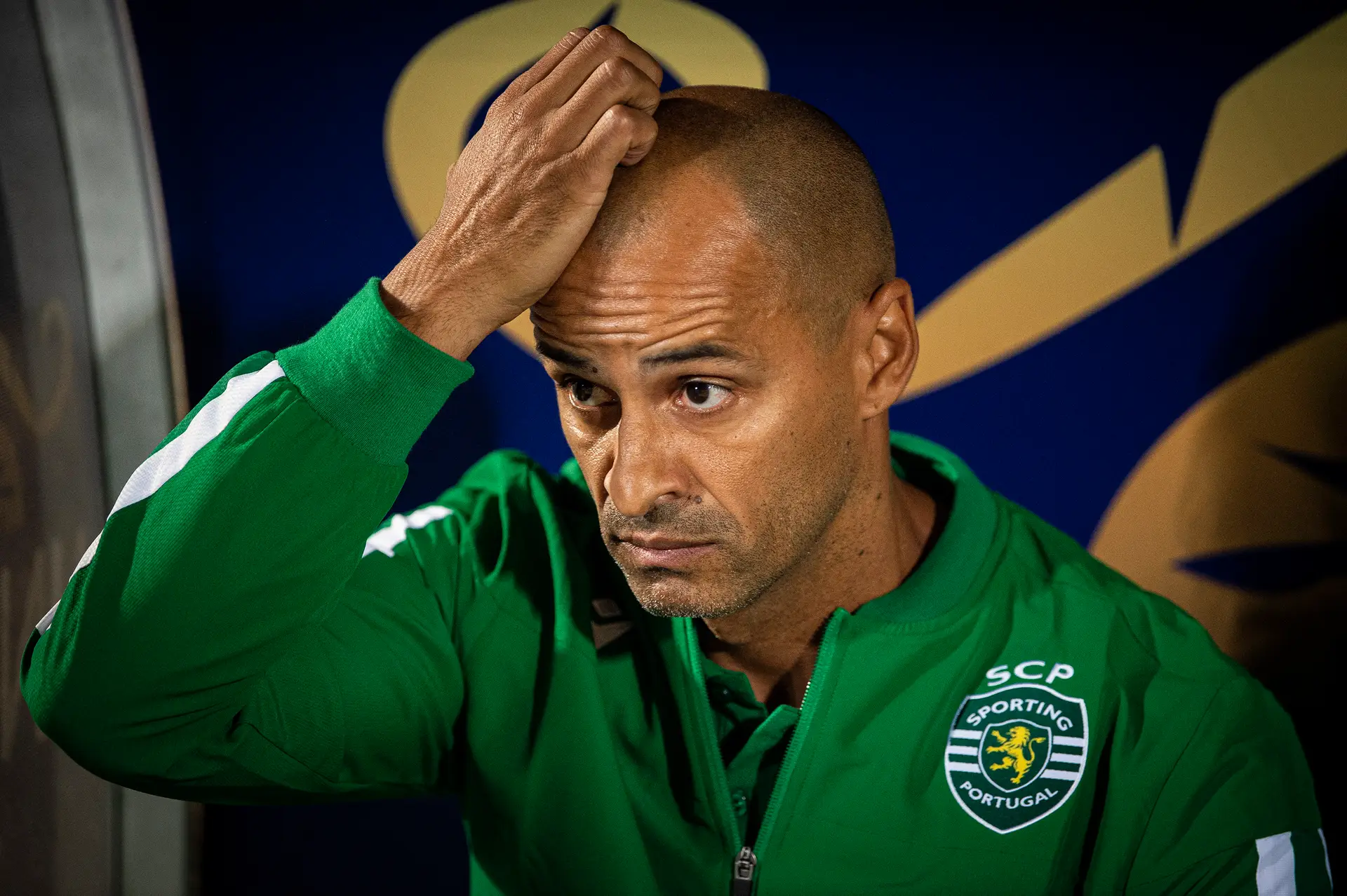 Sporting regressa às vitórias na estreia de Silas