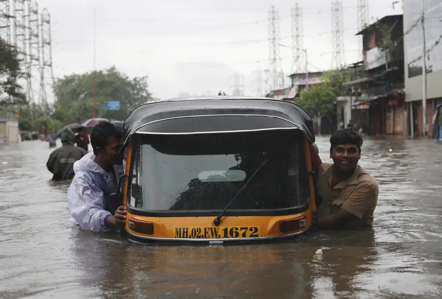 Resultado de imagem para uttar pradesh INUNDAÇÕES