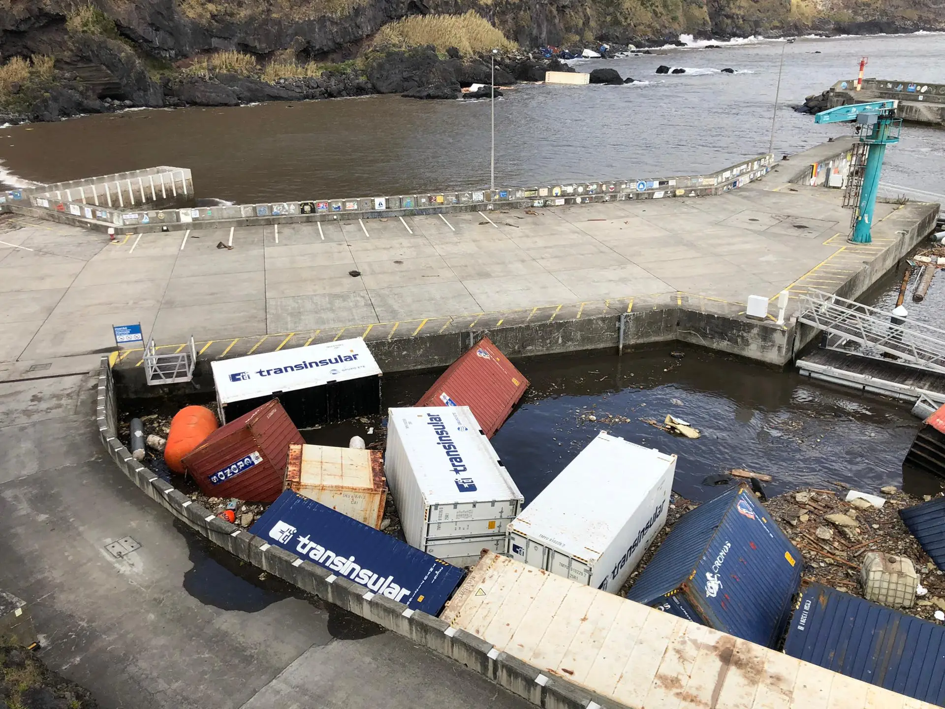 Porto das Lajes das Flores deverá ser aberto à navegação "muito em breve"