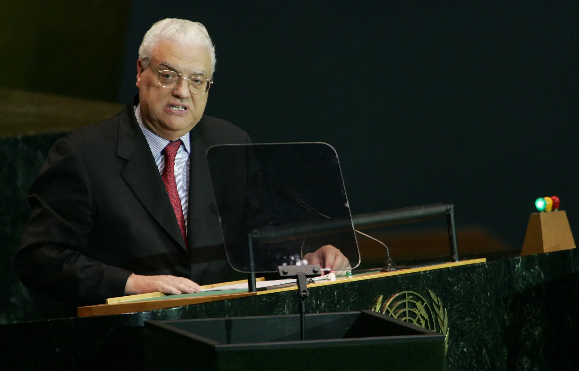 Municípios recordam "caráter democrata, humanista e universalista" de Freitas do Amaral