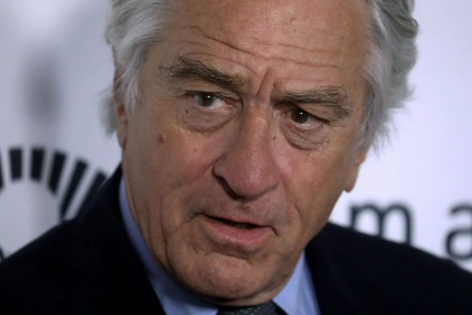 Ex-funcionária acusa Robert De Niro de assédio e discriminação