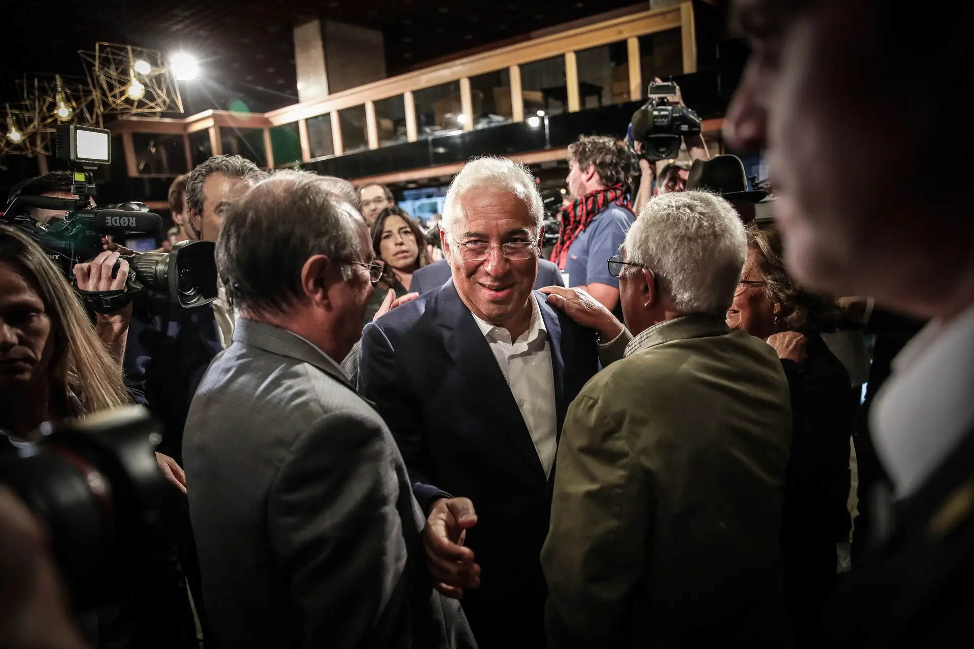 PS lidera eleições legislativas com 37,94% dos votos