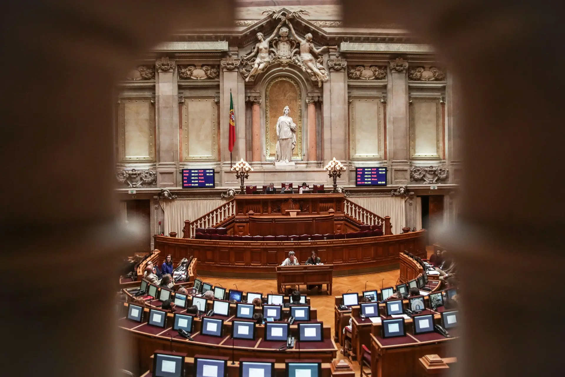 Não será obrigatório uso de máscara no "uso da palavra" na AR
