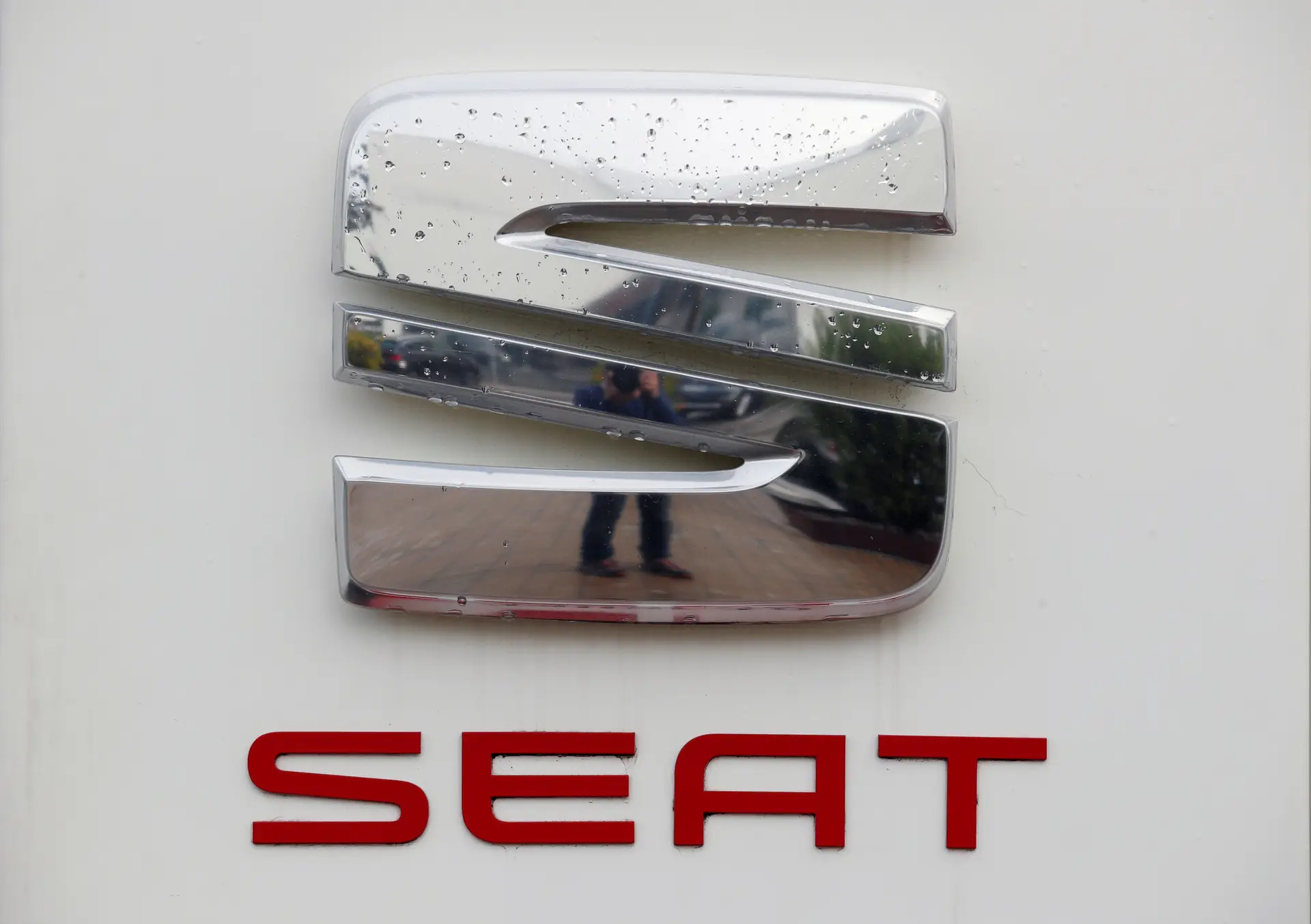 Seat decide paragem técnica na fábrica de Martorell devido a greve geral na Catalunha