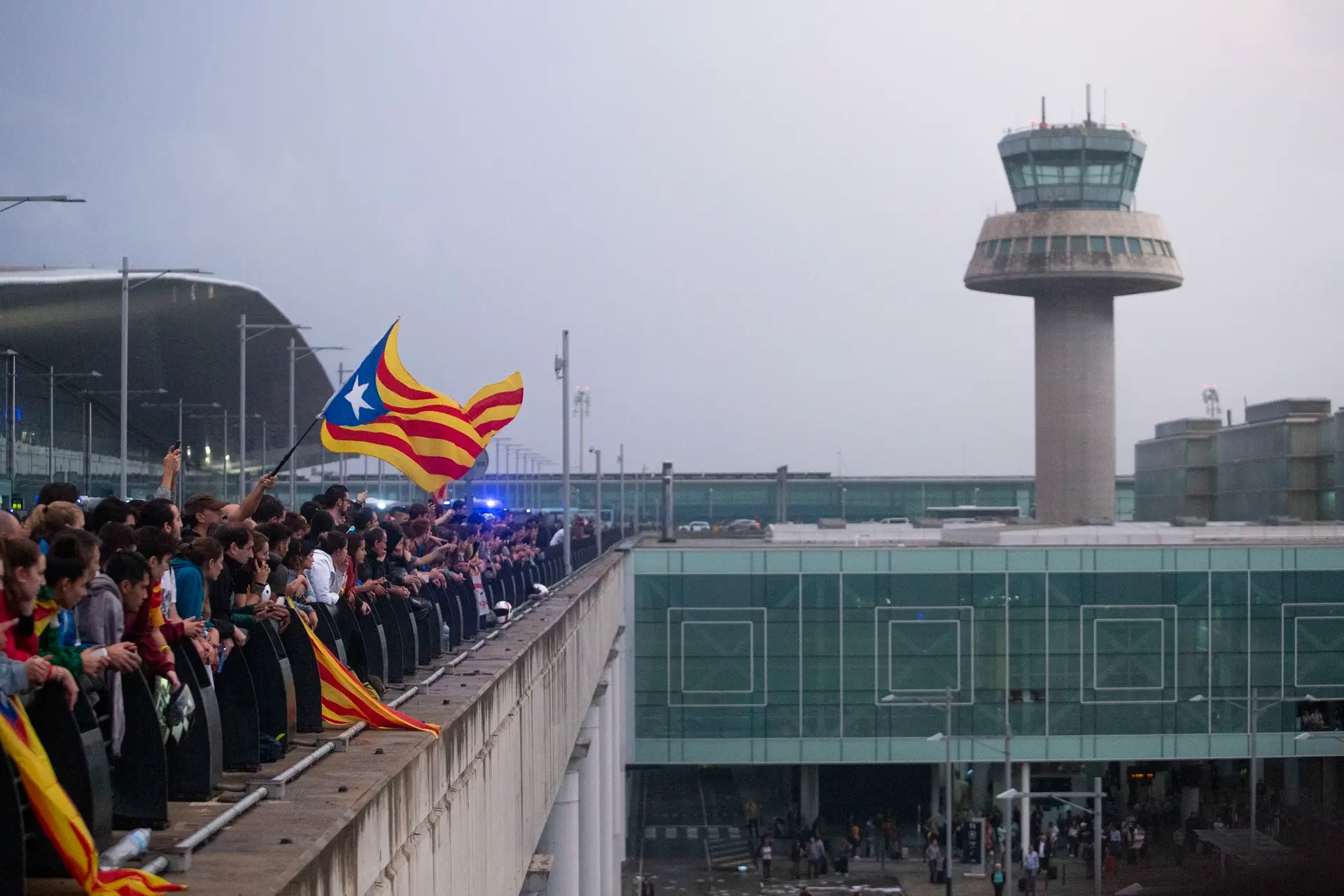 55 Voos Cancelados No Aeroporto De Barcelona Sic Notícias 2581