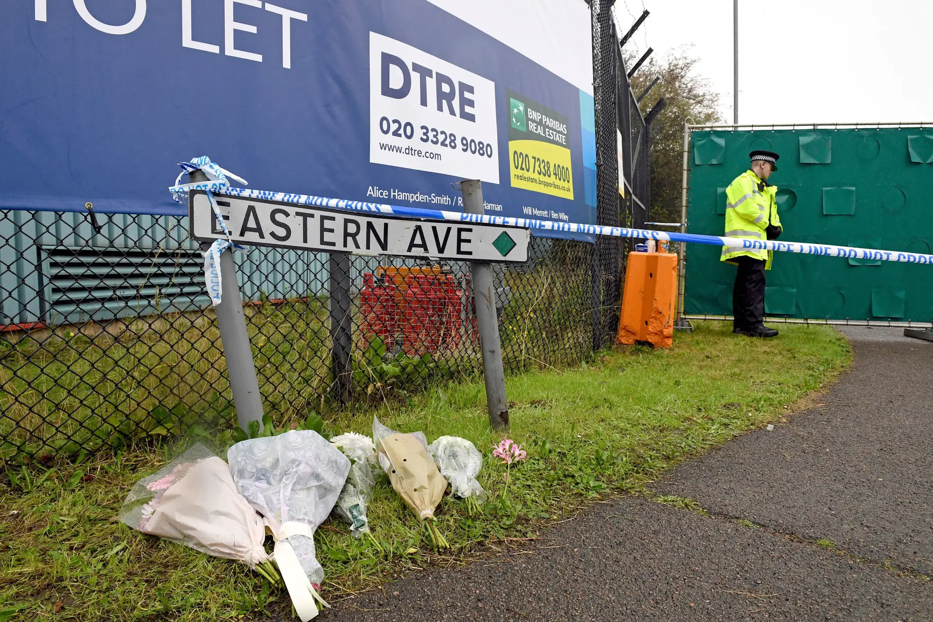 Polícia britânica faz buscas na Irlanda do Norte após descoberta de 39 corpos em camião