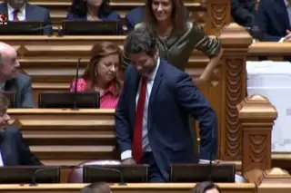 O momento do "chega para cá, chega para lá" no novo Parlamento