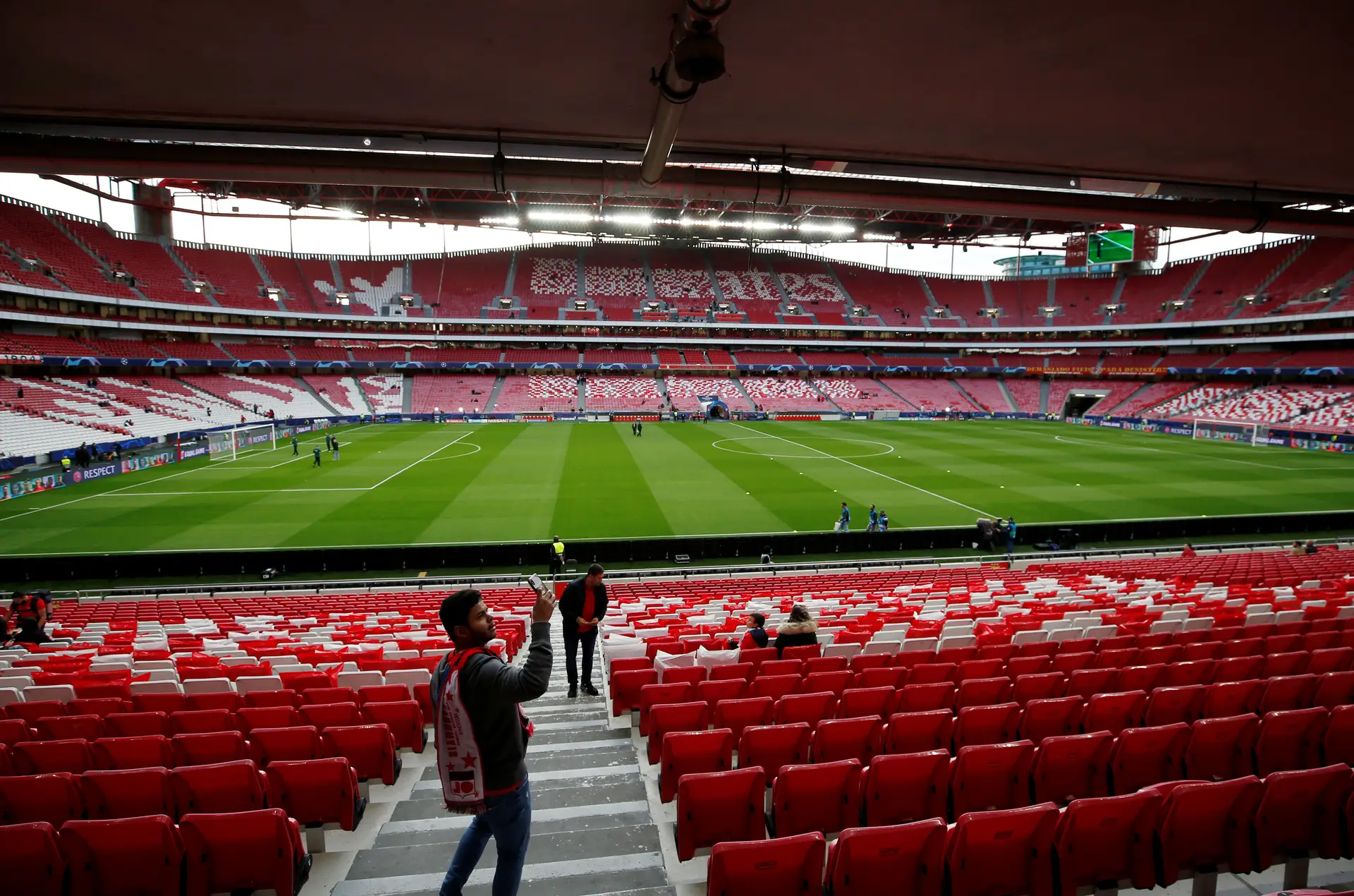 Como chegar a Restaurante Fora De Jogo em Amadora através de