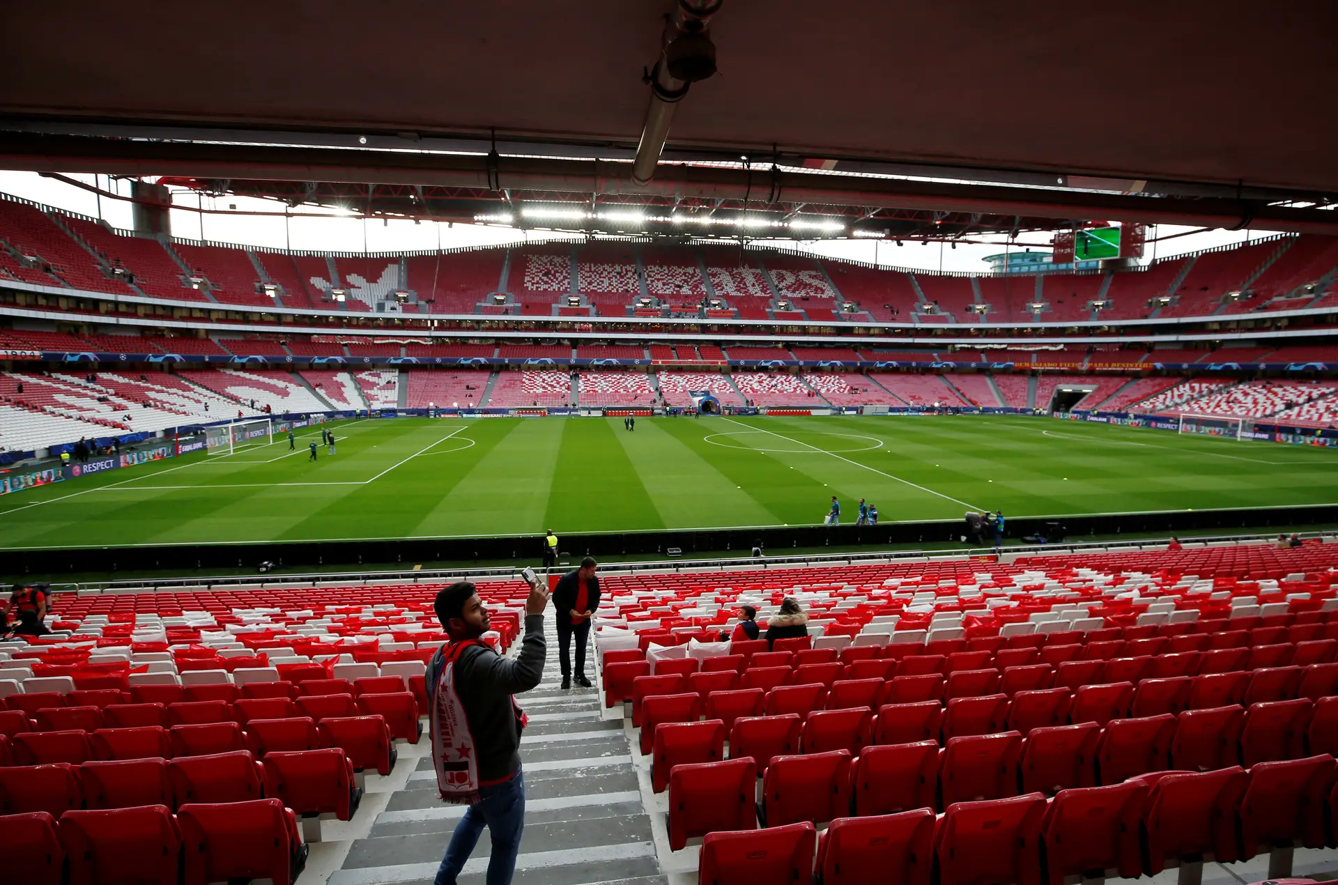 Benfica tenta manter pressão no Sporting na receção ao SC Braga