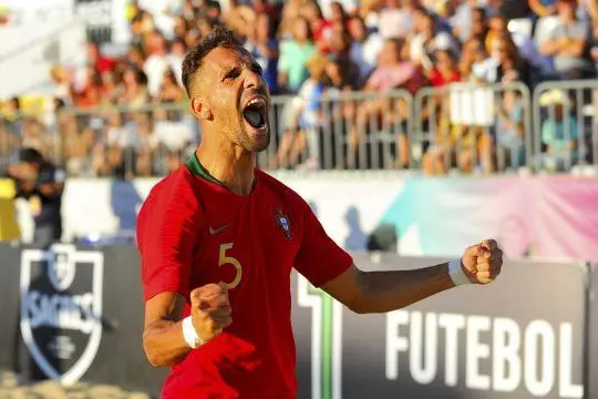 Jordan Santos conquista prémio de melhor jogador de futebol de praia