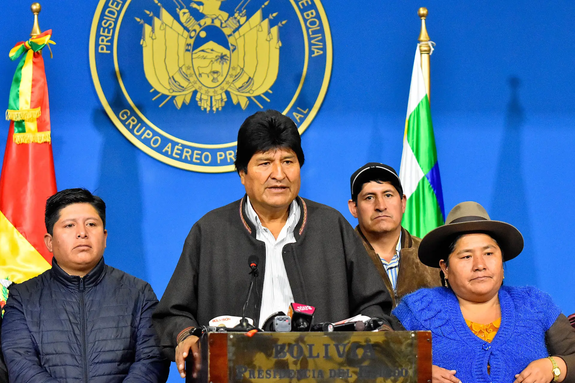 Presidente da Bolívia Evo Morales demite-se após pressão do exército