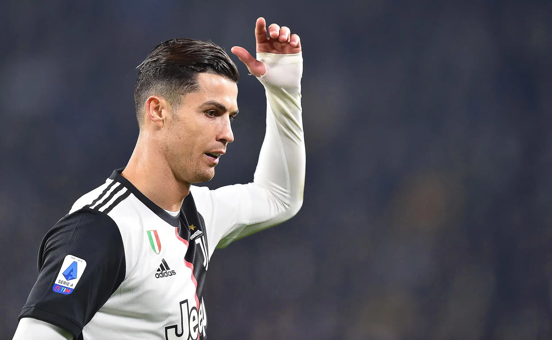 Plantel da Juventus espera pedido de desculpas de Ronaldo
