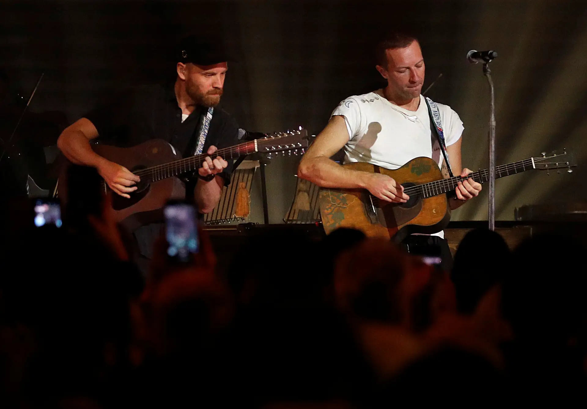 Dois detidos por especulação na venda online de bilhetes para concerto dos Coldplay