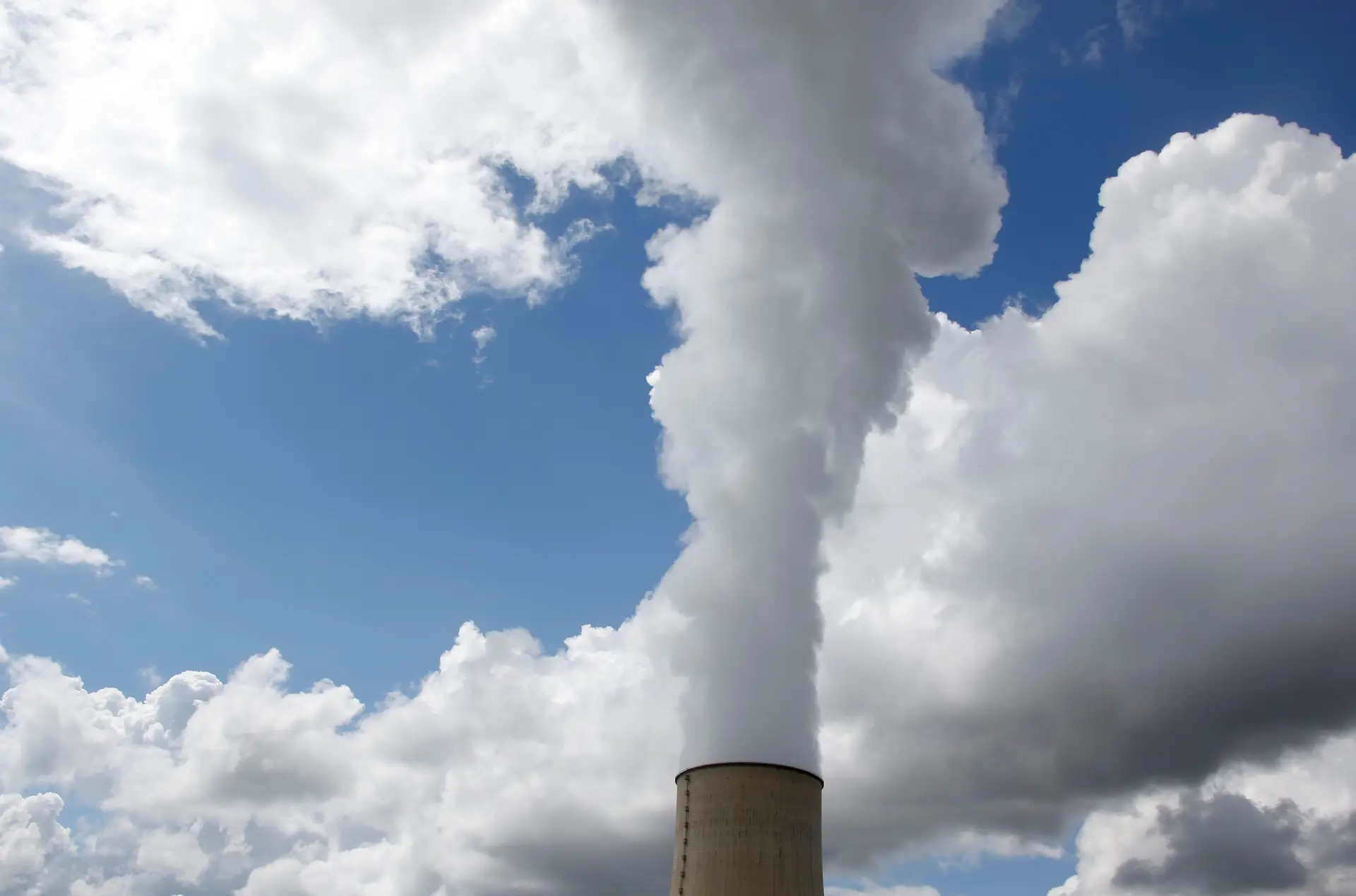 ONU pede redução das emissões de CO2 para se evitar "catástrofe climática"