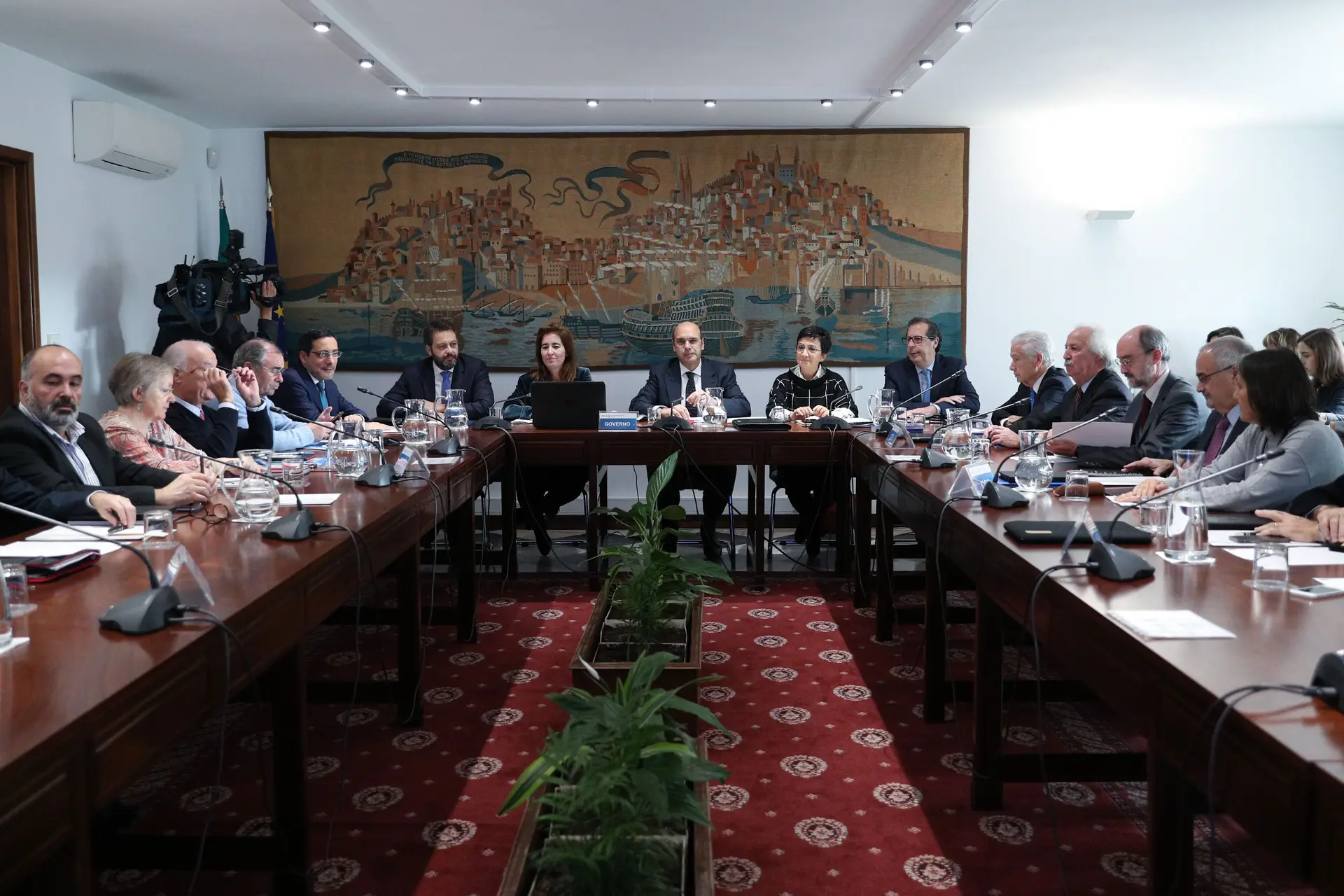 Governo e sindicatos da função pública voltam a reunir-se