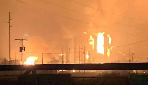 Explosão em fábrica de químicos nos EUA obriga a evacuar área de 800 ...