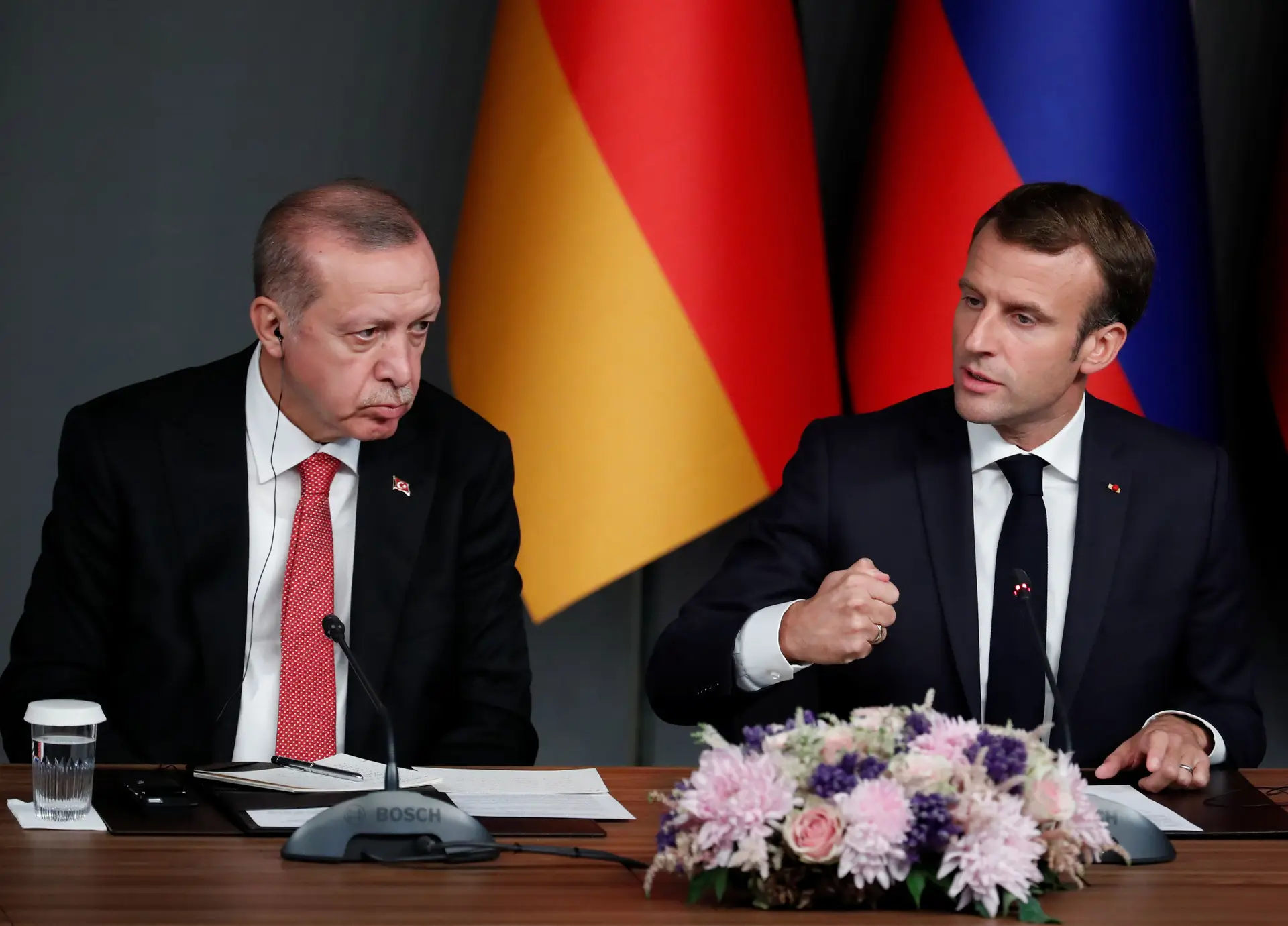 Turquia acusa Macron de "patrocinar" o terrorismo na Síria