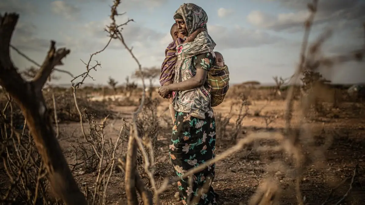 Amina Ibrahim foi obrigada a mudar-se para o campo de refugiados em Gunagado, Etiópia, quando uma seca matou todo o gado e as doenças ameaçaram a família, em 2017.