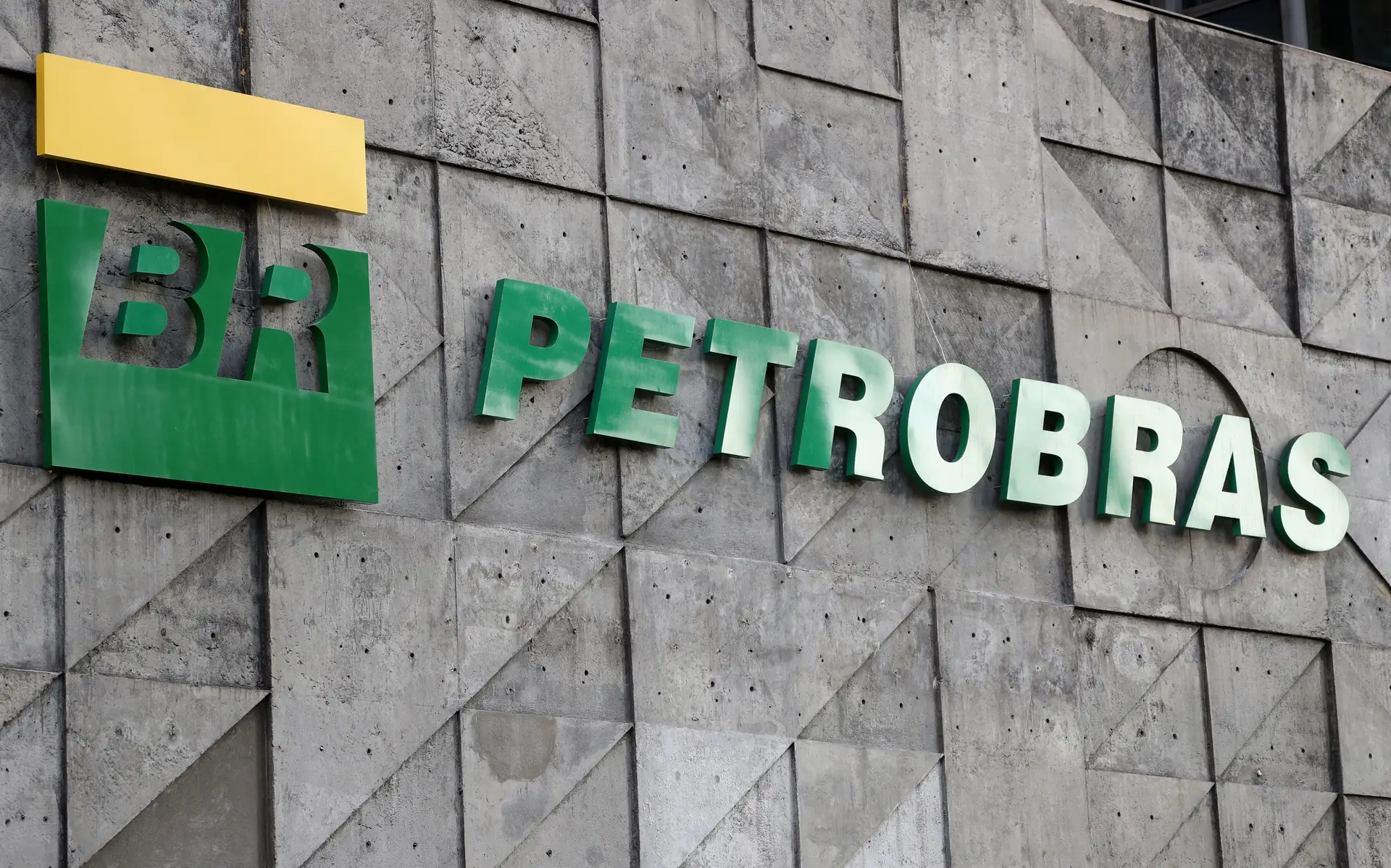 Lava Jato acusa ex-assessor da presidência da brasileira Petrobras de corrupção