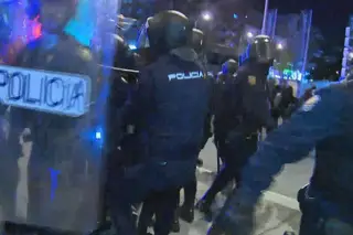 As imagens da carga policial que não chegou a manchar a Marcha pelo Clima de Madrid