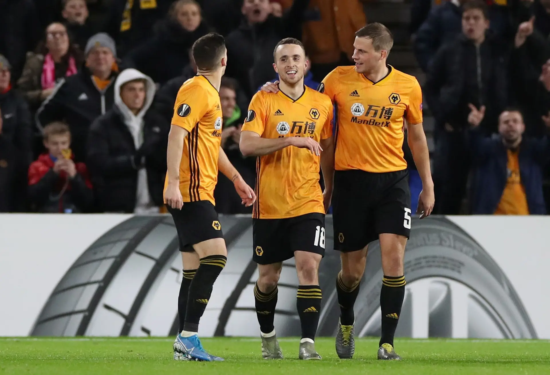 Hat Trick De Diogo Jota Na Vitória Do Wolverhampton Sic Notícias