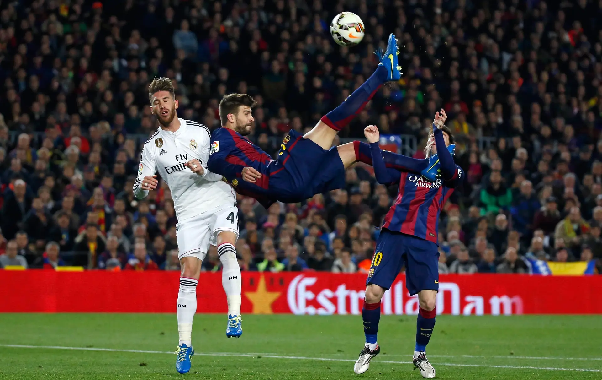 Movimento catalão organiza protesto em Camp Nou em dia de clássico de futebol