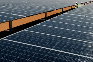 Empresa investiu milhões numa central solar, mas não a pode usar - e não é caso único