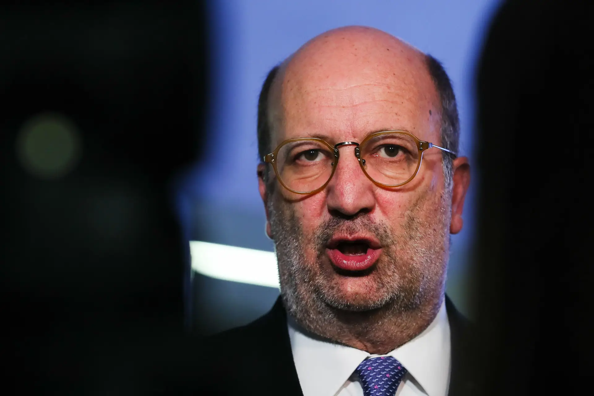 Deteção de vírus nos esgotos é prioridade, diz ministro do Ambiente
