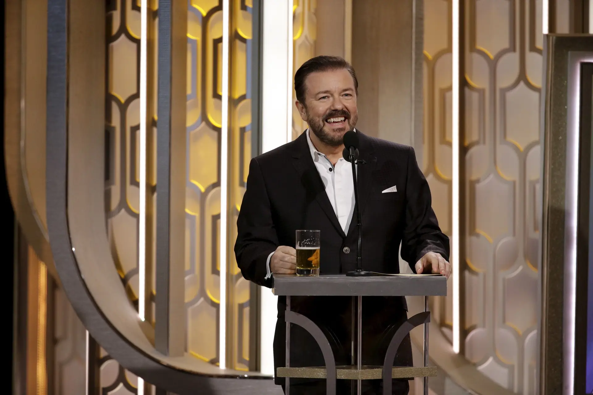 Já há data e local para o espetáculo de Ricky Gervais em Lisboa - SIC