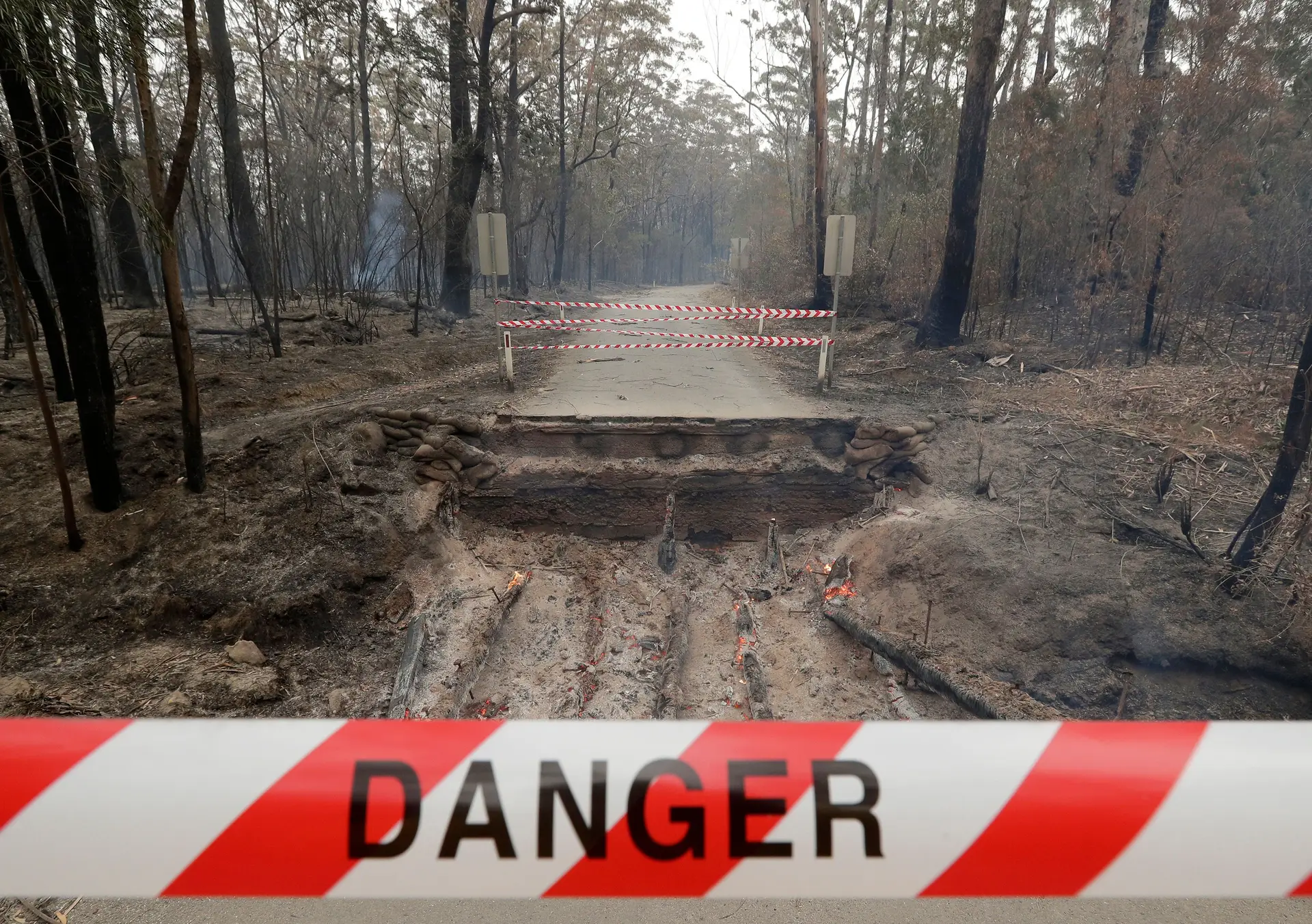 Mais dois desaparecidos nos incêndios na Austrália, pelo menos 24 mortos confirmados
