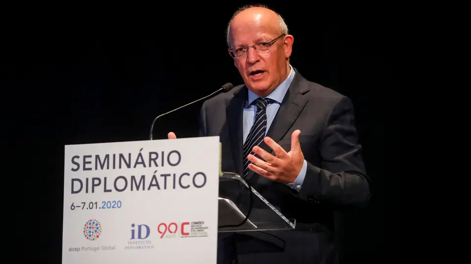 Augusto Santos Silva na abertura do Seminário Diplomático