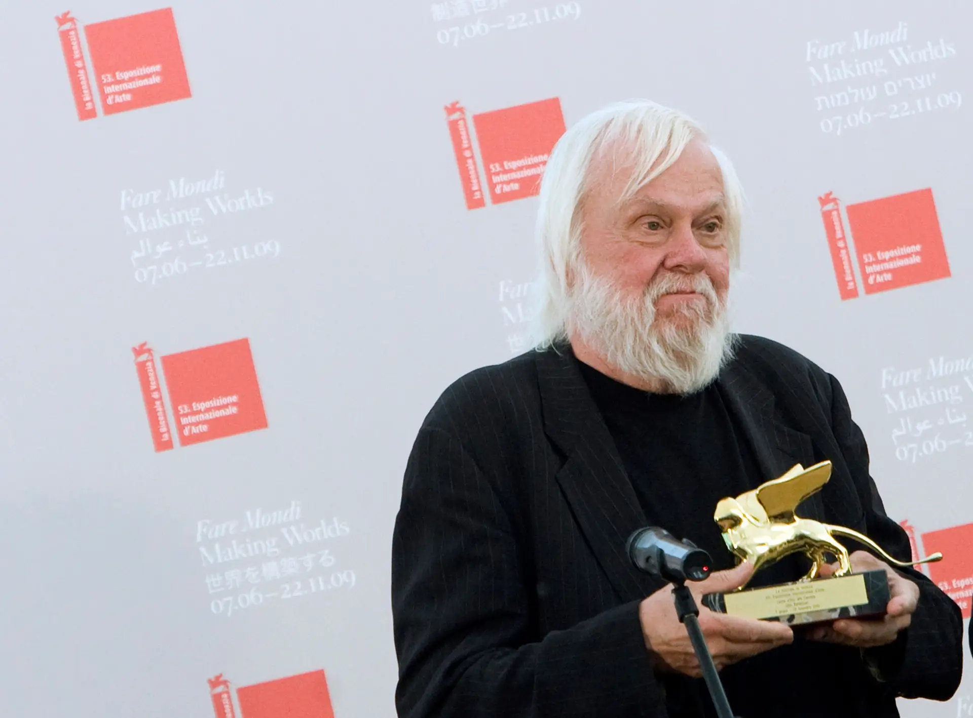 Morreu o pioneiro da arte conceptual John Baldessari
