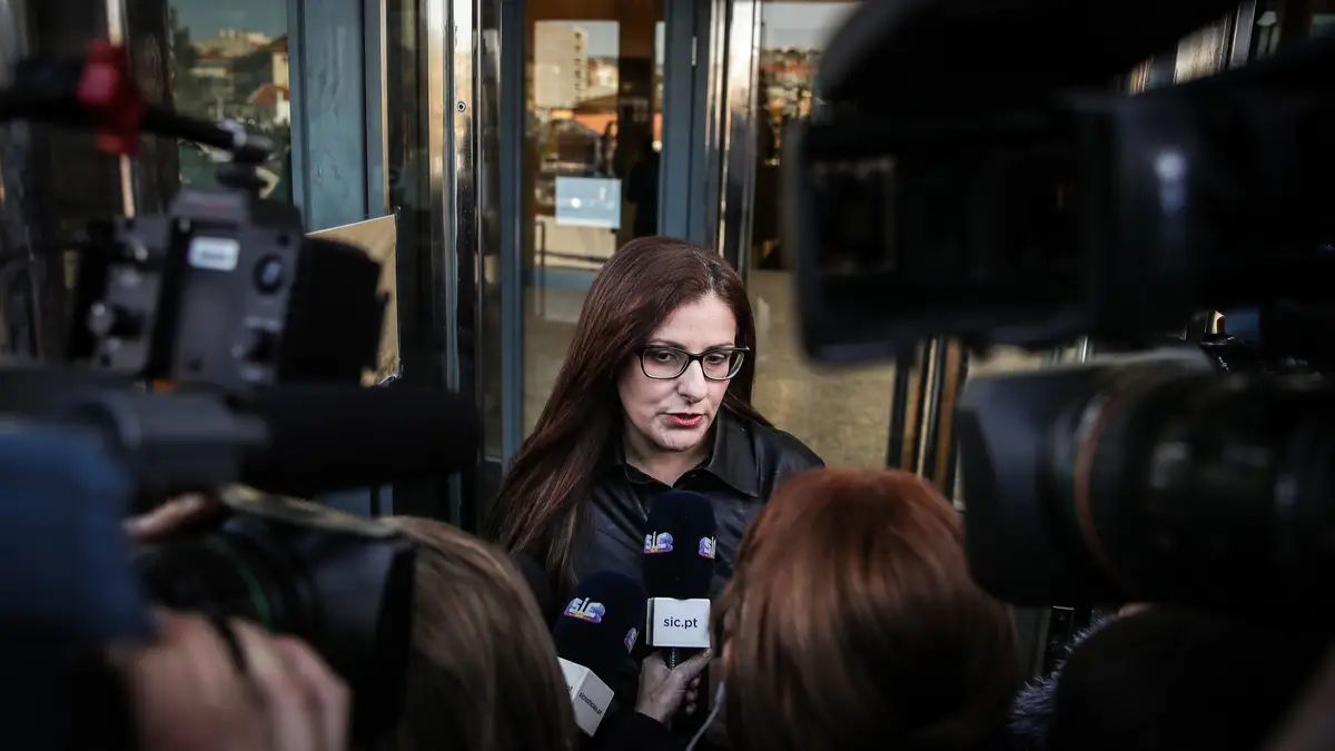 Tânia Reis, advogada da arguida Rosa Grilo fala aos jornalistas à saída do Tribunal de Loures, depois de ter sido adiada a leitura do acórdão do processo dos suspeitos do homicídio do triatleta Luís Grilo, Loures.