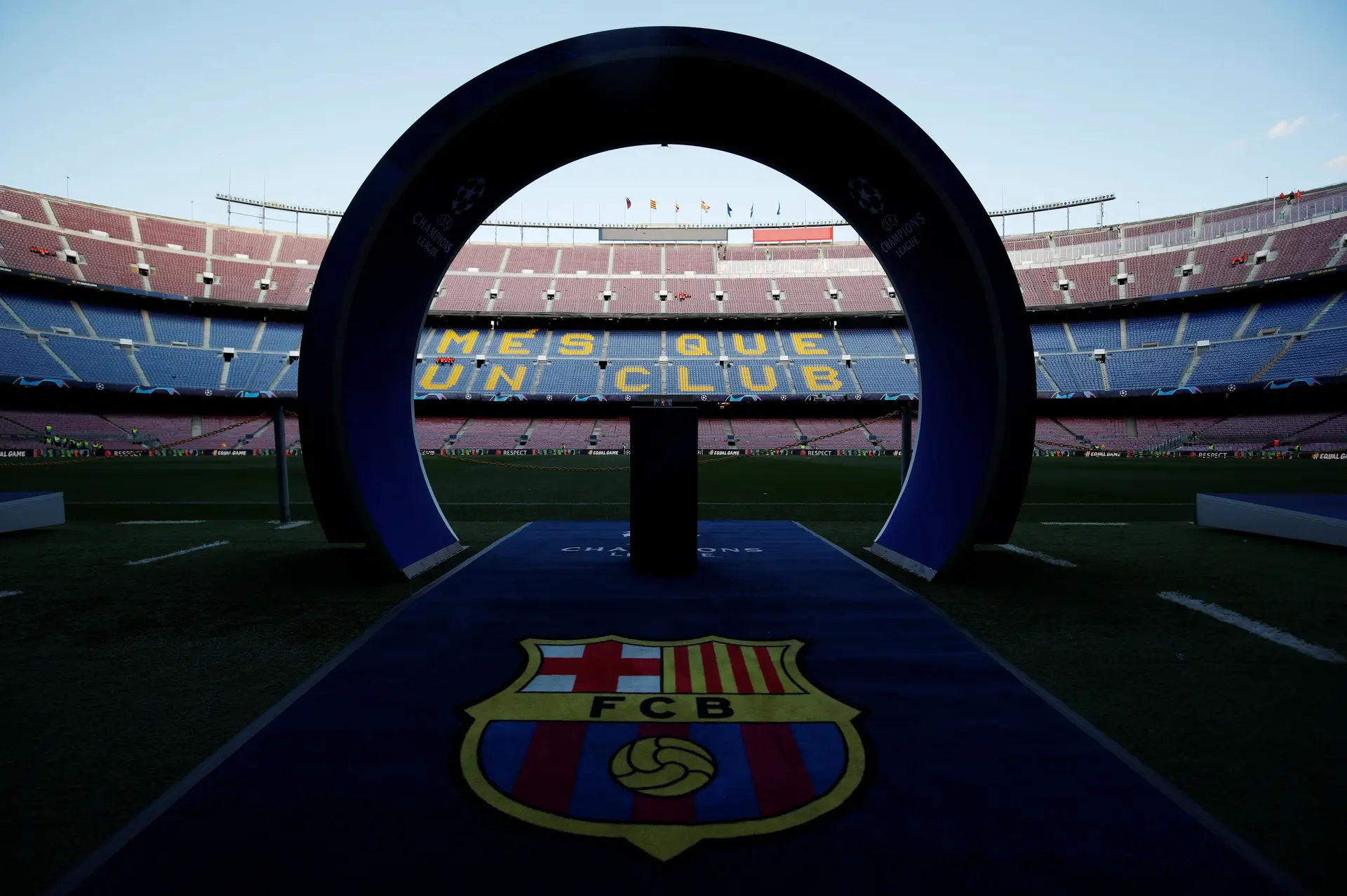FC Barcelona vai vender "naming" de Camp Nou e doar dinheiro para combate à Covid-19