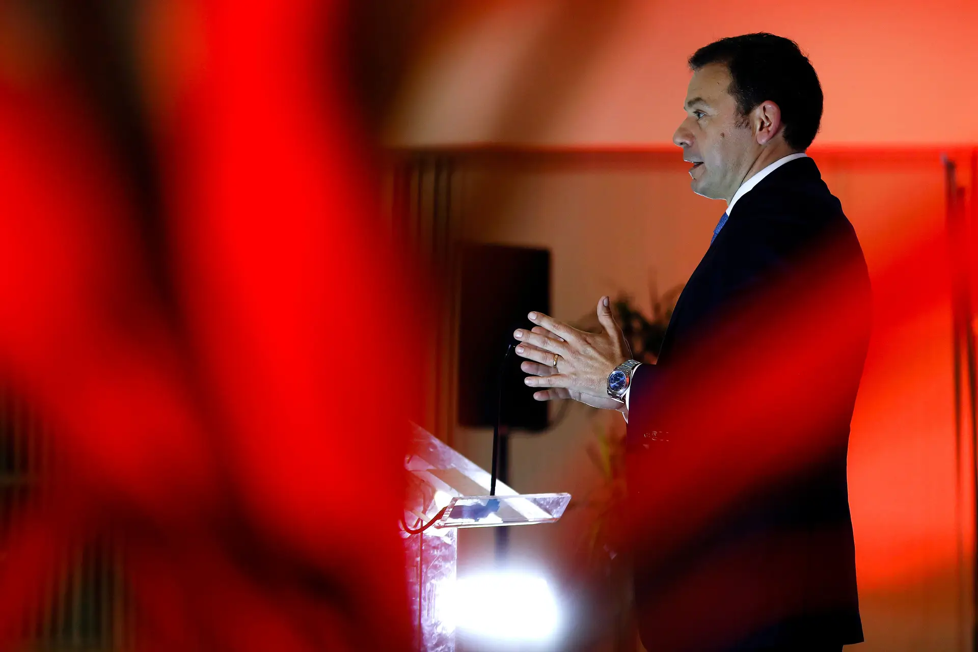 Montenegro quer abertura imediata de inquérito a polémica com votos