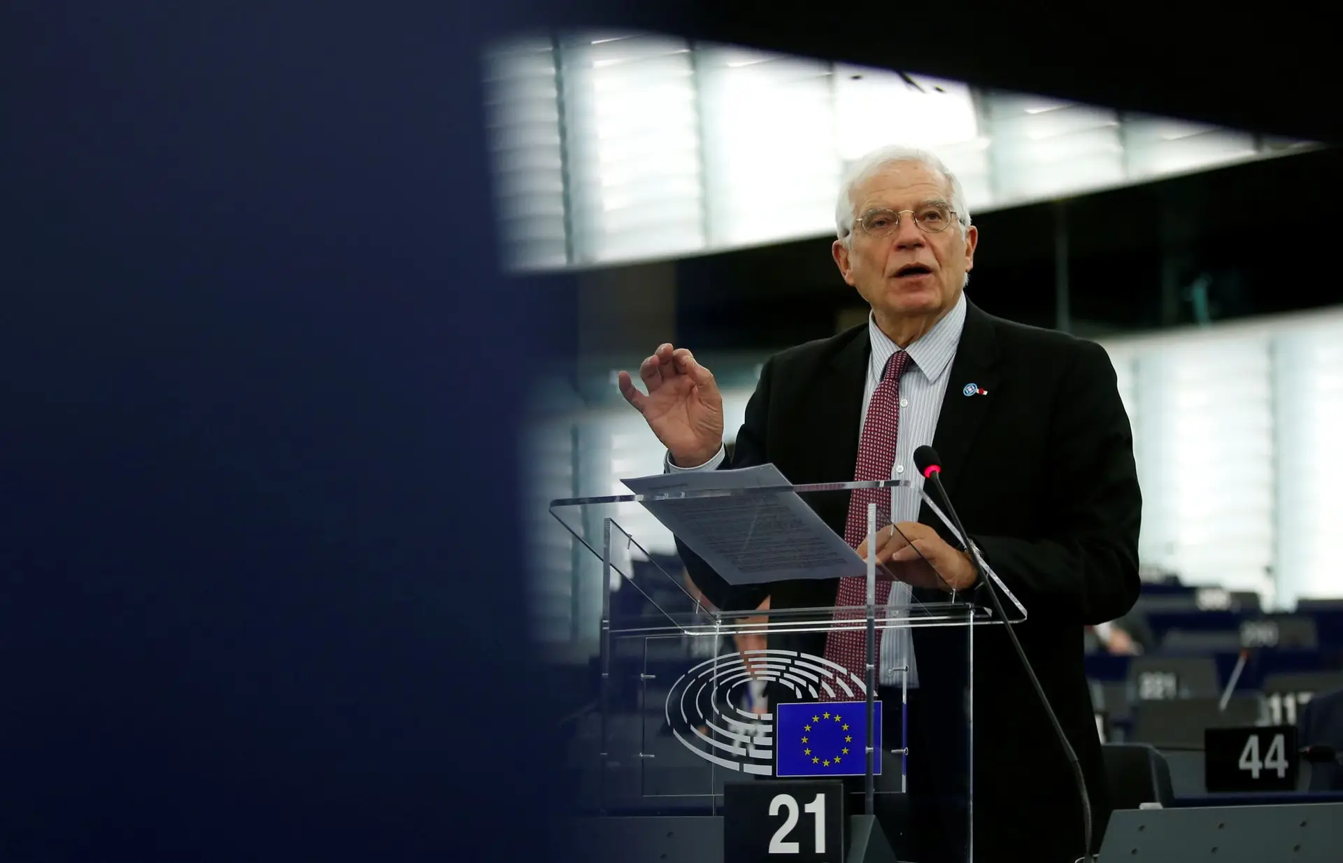 União Europeia insta Teerão a preservar acordo nuclear