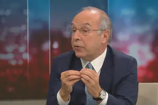 Isabel dos Santos "devia vender participação no EuroBic"