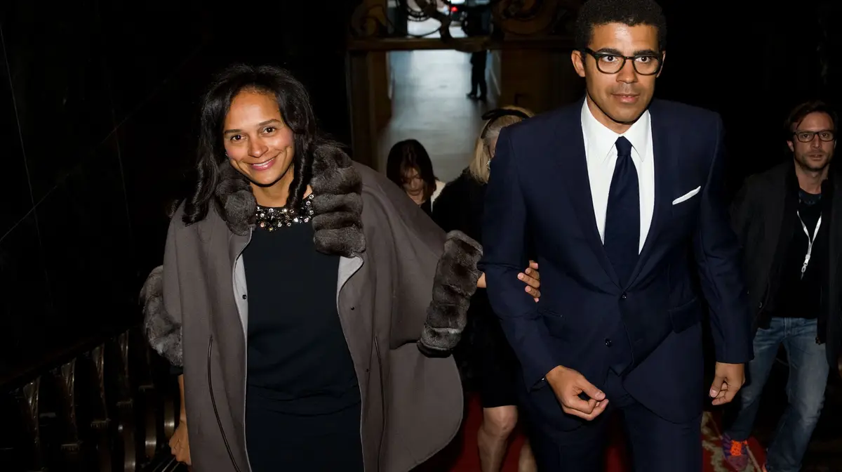 Sindika Dokolo, empresário e marido de Isabel dos Santos, a 29 de outubro, aos 48 anos. O empresário terá morrido afogado quando praticava mergulho no Dubai.